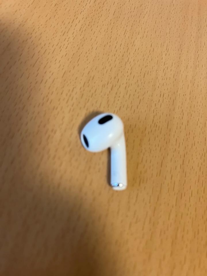 Right AirPod — AirPods 3