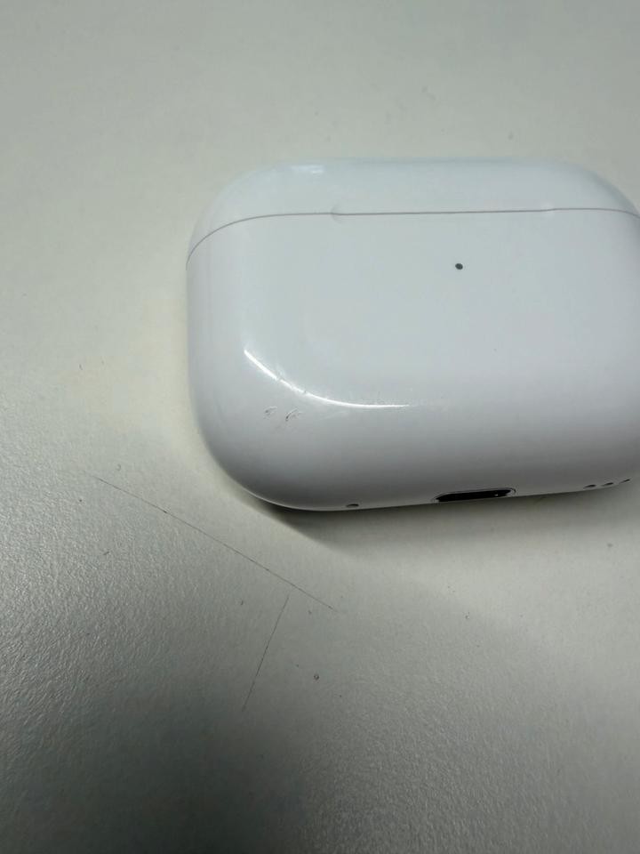 Charging case — A2968 - AirPods Pro 2 USB-C case